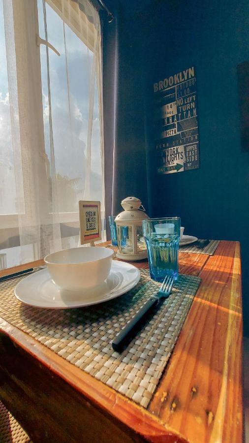 Appartement Retreat Haven In La Bella Tagaytay à Tagaytay City Extérieur photo