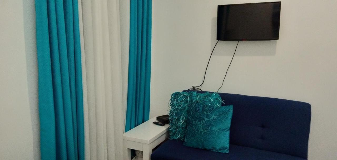 Appartement Retreat Haven In La Bella Tagaytay à Tagaytay City Extérieur photo